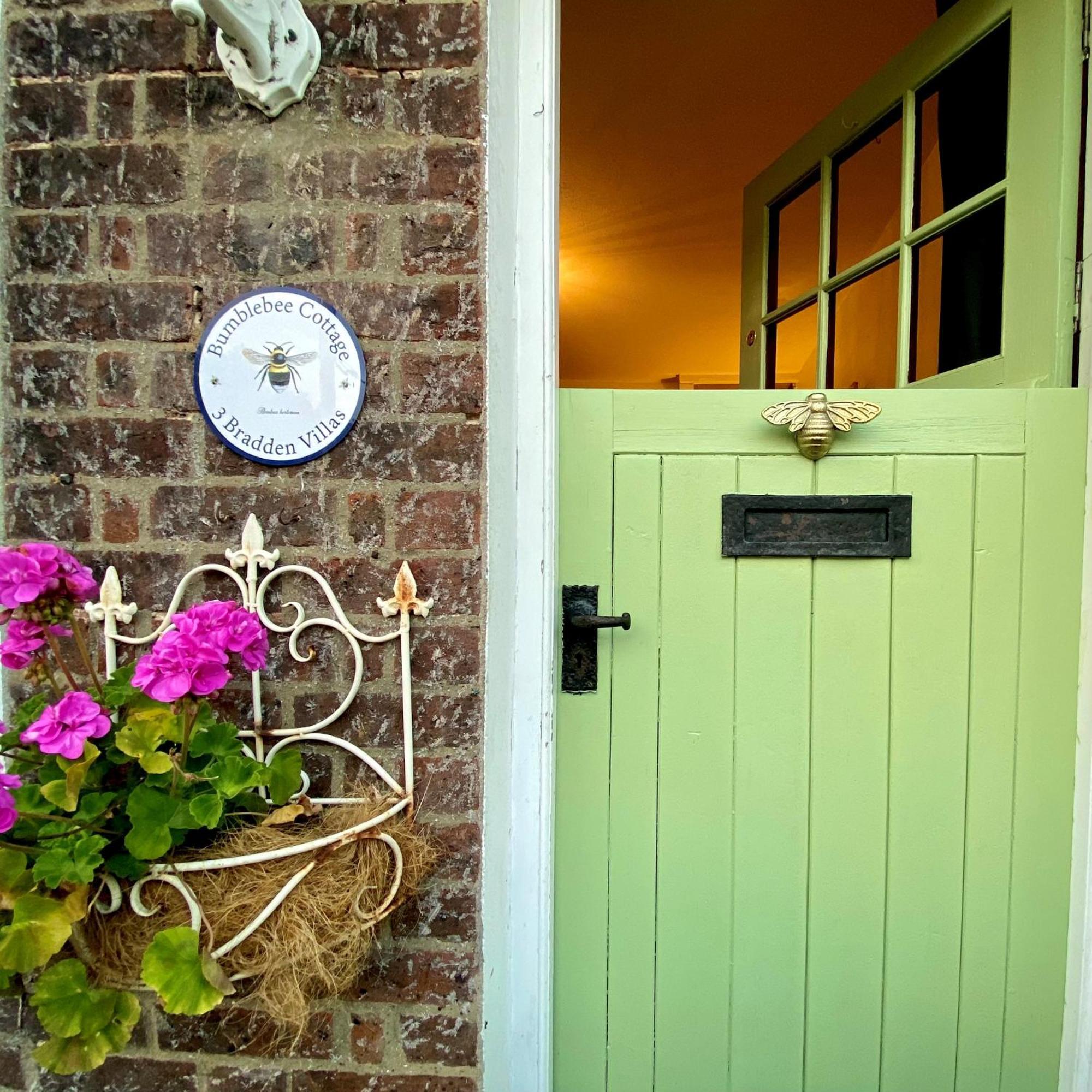 Bumblebee Cottage - Cosy Cottage In Area Of Outstanding Natural Beauty Hemel Hempstead Exterior foto